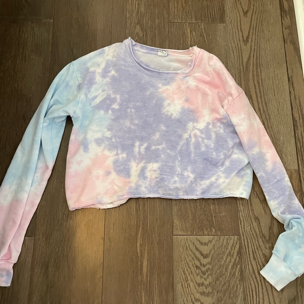 TIE DYE LONG SLEEVE, never worn! 💗💜